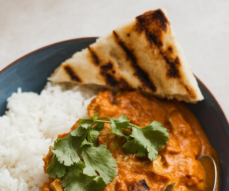 Creamy Sweet Potato & Red Lentil Curry: A Tasty Vegan Dinner